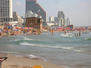 Aujourd’hui, Israël ouvre ses plages, ses synagogues, ses églises, ses mosquées et ses musées