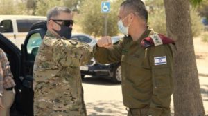 Le chef militaire américain visite Israël au milieu des tensions avec l’Iran et le Hezbollah