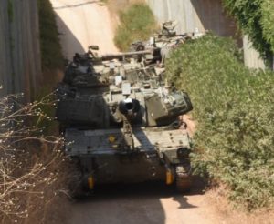 🔴 Frontière nord: l’armée israélienne déploie des canons en prévision des attaques du Hezbollah