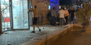 🔴 Attaque de roquettes à Ashdod et Ashkelon  : Des gens qui crient, une personne au sol, des vitrines de magasins brisées…