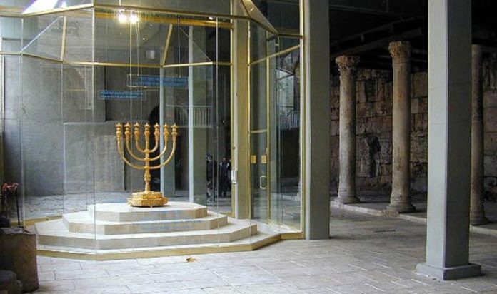 le 3ème Temple et le projet sioniste du "Grand Israël" Menora-dorada-768x455-1-696x412
