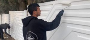 Belle initiative : Des volontaires bédouins réparant un cimetière juif israélien vandalisé