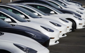 Tesla lance la vente de voitures électriques en Israël à des prix inférieurs aux attentes