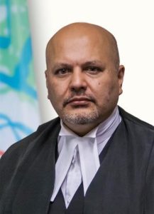 Le tribunal de La Haye se sépare de Fatou Bensouda et la remplace par un nouveau procureur : Karim Khan, un anti-politisation.