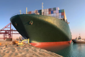 Le navire échoué dans le canal de Suez vient d’être libéré