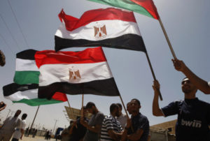 L’Égypte annonce qu’elle est prête à recevoir les blessés de Gaza pour traitement dans le Sinaï