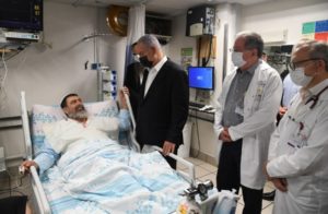 Netanyahu rend visite aux blessés de Meron à l’hôpital Rambam de Haïfa
