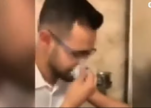 Mauvaise blague : Un arabo-israélien expulsé de Turquie pour s’être mouché avec un billet de 20 livres