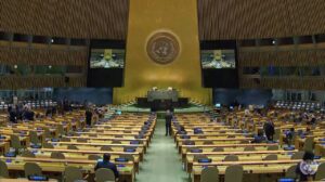 Bennett à l’ONU se concentre sur l’image de marque mais il est accompagné de l’ombre de Netanyahu