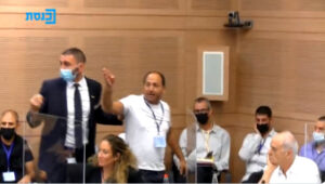 Rami Levy expulsé de la Knesset : ” l’augmentation des prix n’est pas liée aux magasins mais à vous l’Etat ! “