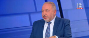 Avigdor Liberman suite aux missiles du Liban : “Réactiver le budget de défense du nord du pays et cessez les fonds à Gaza “