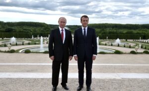 Dans une conversation avec Macron, Poutine a promis d’atteindre ses objectifs en Ukraine