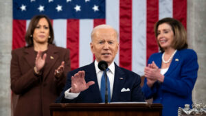Nouvelle gaffe de Biden : Il nomme le courage des ukrainiens par “peuple iranien” lors du premier discours sur l’état de l’Union
