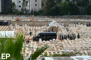 Les funérailles du Rav Kanevsky sont terminées, 350 000 personnes en deuil rentrent chez elles