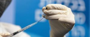 Israël prépare une double campagne de vaccination pour les populations à risque contre le coronavirus et la grippe
