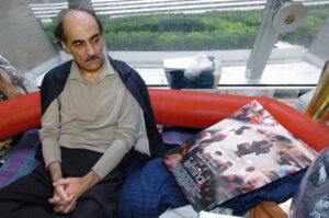 Paris | L’iranien qui a vécu à l’aéroport Charles de Gaulle pendant 18 ans est mort dans le terminal
