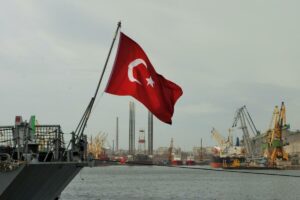 Raid aérien dans toute l’Ukraine, un missile russe a percuté un navire turc