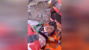 Après 10 jours dans les ruines : “La fille qui n’est jamais morte” a été secourue en Turquie