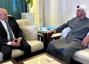 “Voler la vedette” : Avant Netanyahu : Bennett rencontre le dirigeant des Émirats arabes unis à Abou Dhabi