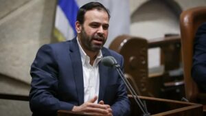 Tension diplomatique à la Knesset | Un député de Shas à Liberman : “Il n’est qu’un ignorant de Moldavie”