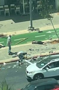 🔴 Tel-Aviv | Attaque à la voiture bélier : Au moins dix blessés, dont plusieurs grièvement