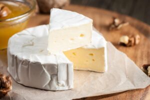 Le ministère de l’Economie a annoncé un concours pour l’importation en franchise de droits de 5 000 tonnes de fromages européens