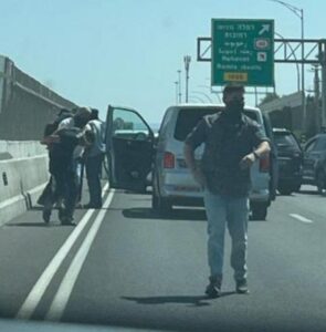 🔴 Shin Bet : un arabe arrêté sur l’autoroute 431, il avoue être l’auteur de la bombe dans le parc Yarkon