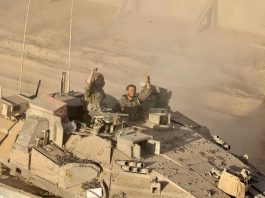 Scandale à la justice militaire : la procureure déchue accusée d’avoir “sacrifié des soldats religieux”