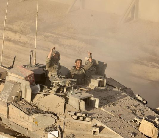 Scandale à la justice militaire : la procureure déchue accusée d’avoir “sacrifié des soldats religieux”