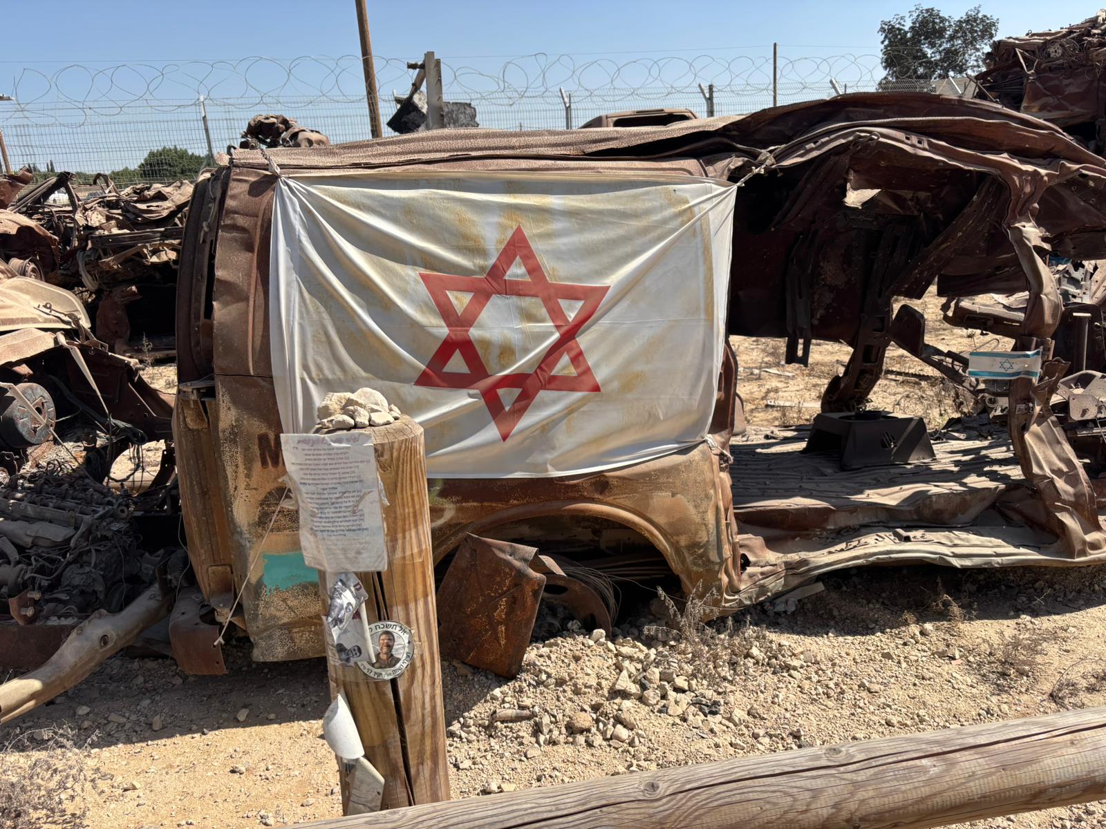 Familles endeuillées : « Après la remise des otages — détruisez le Hamas » - Infos-Israel.News