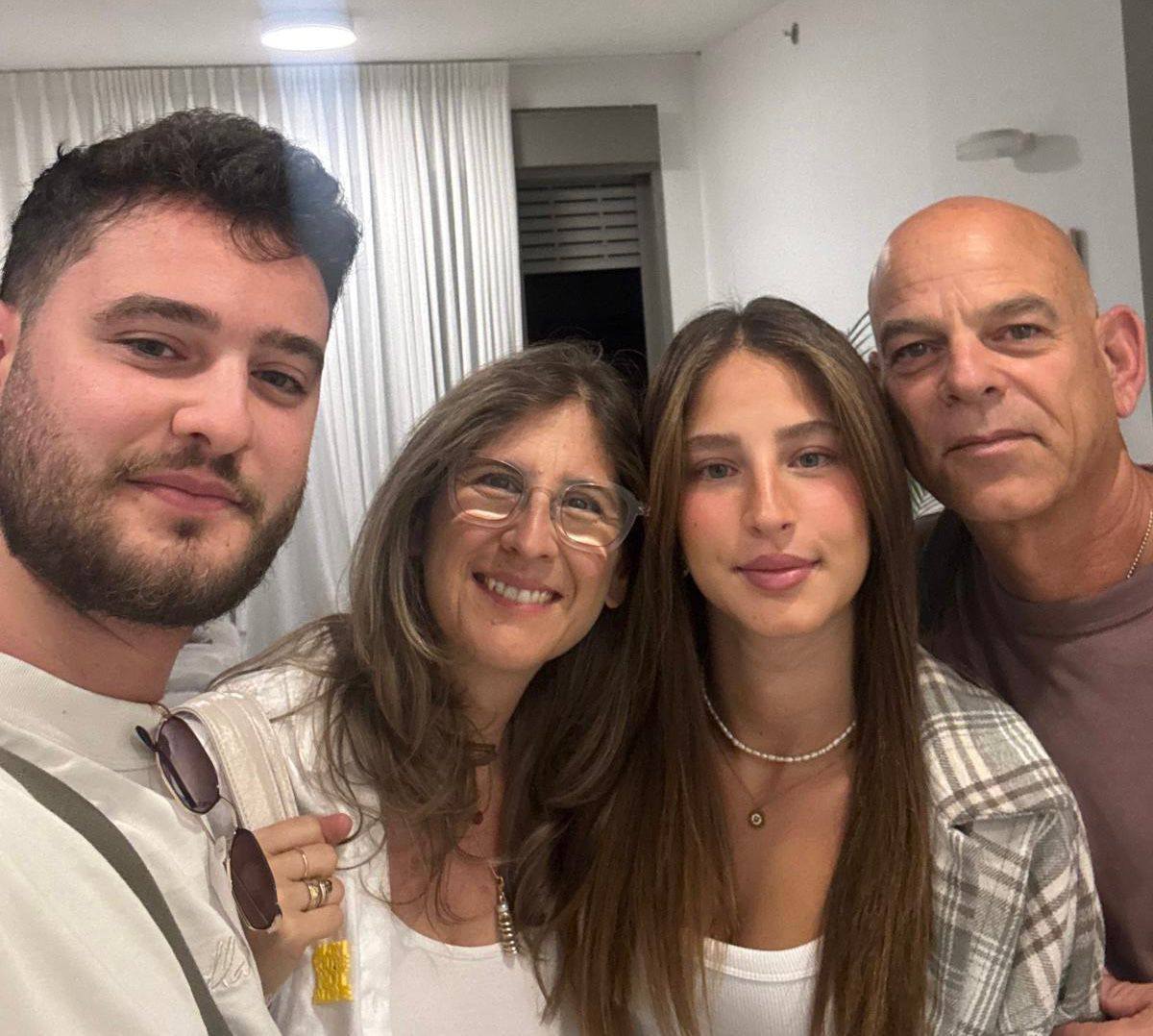 🔴Les familles parlent enfin à leurs proches retenus à Gaza : entre larmes, prières et espoir - Infos-Israel.News