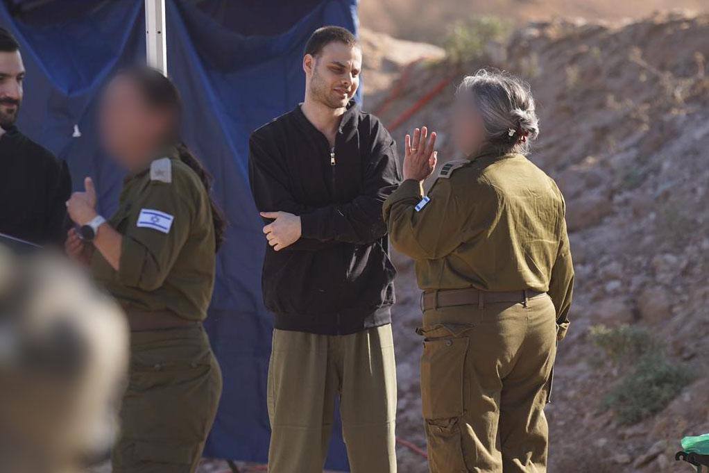 “Ils sont revenus” : les otages foulent le sol d’Israël, sous le regard de Trump et Netanyahou en route vers Jérusalem - Infos-Israel.News