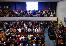 Ovation historique à la Knesset : Trump salué comme le plus grand ami d’Israël, Netanyahou renonce au sommet de Charm el-Cheikh