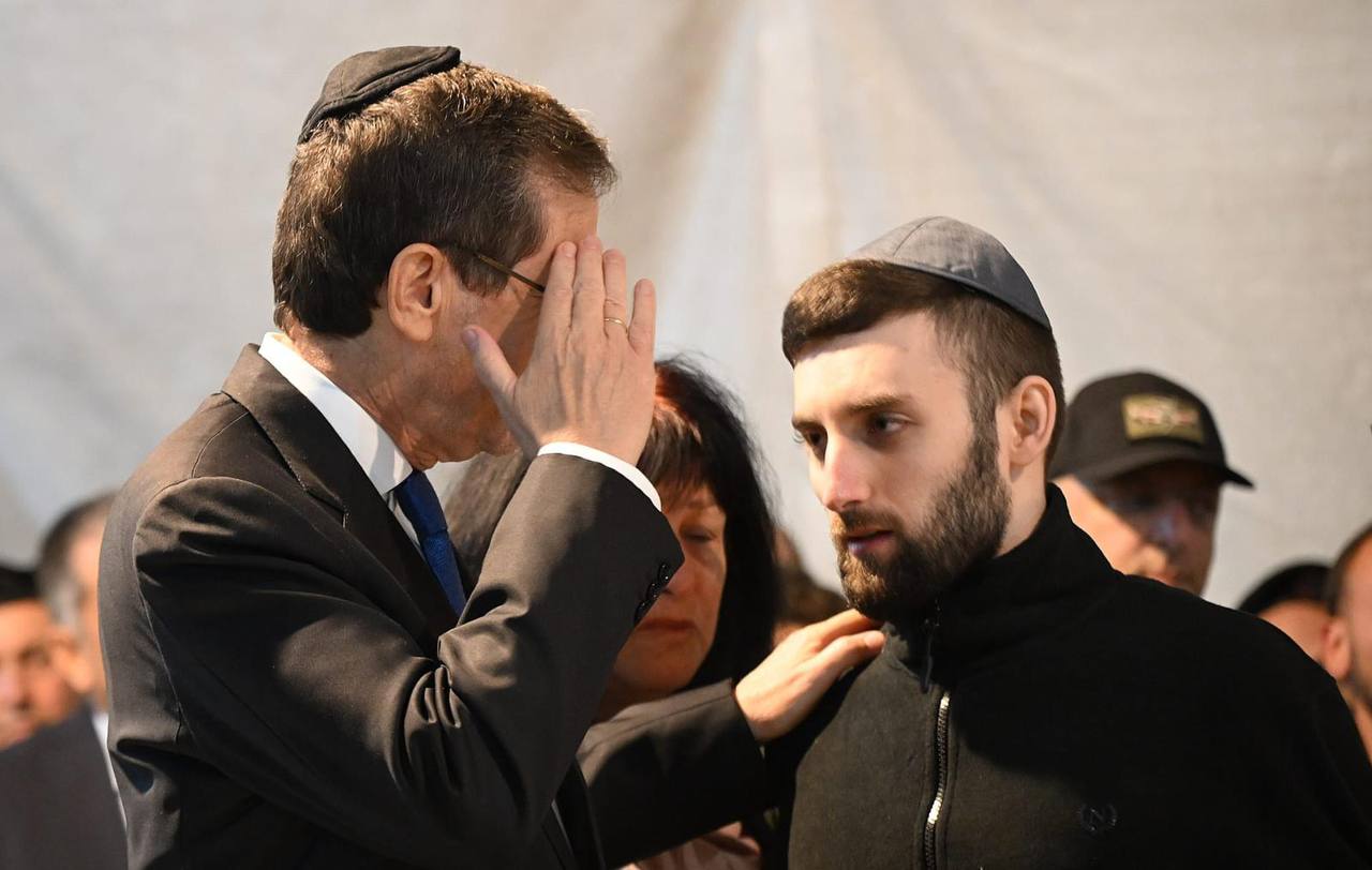 Israël commémore les deux ans du 7 octobre : un deuil national, une promesse renouvelée - Infos-Israel.News
