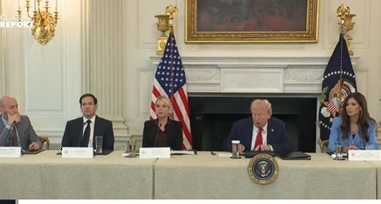 “Sous la pression de Trump : la Russie et l’Iran frappées de plein fouet par une chute historique de leurs exportations de pétrole vers la Chine”