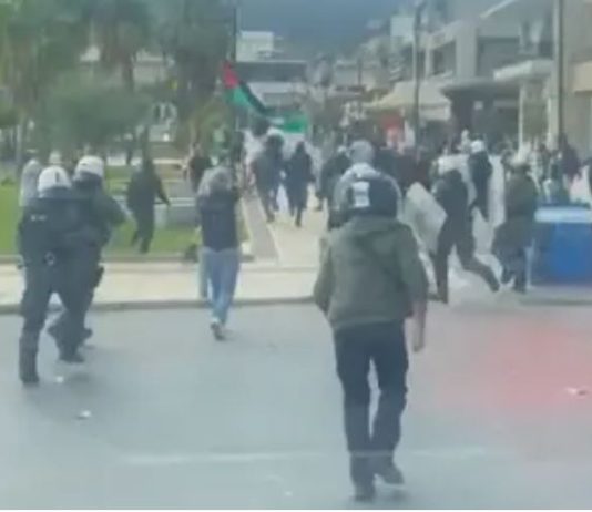 Crète : des Israéliens pris pour cibles lors d’une manifestation pro-palestinienne – pierres et grenades assourdissantes contre leur bus