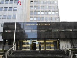 🔴Trois jeunes femmes françaises écrouées pour un projet d’attentat djihadiste à Paris : le poison de la radicalisation en ligne