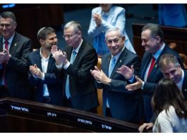 Crise ouverte dans la coalition : trois députés du sionisme religieux rejettent la loi sur la conscription et menacent la stabilité du gouvernement