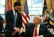 Trump – Mamdani : une poignée de main glaciale à la Maison-Blanche et une fracture assumée avec Israël`