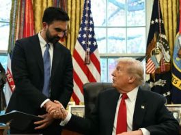 Trump – Mamdani : une poignée de main glaciale à la Maison-Blanche et une fracture assumée avec Israël`