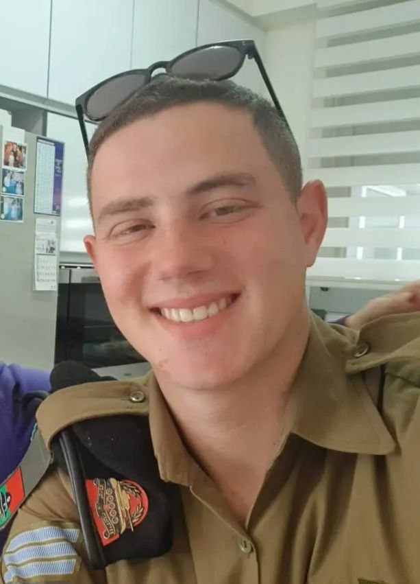 Trois héros d’Israël rentrent enfin chez eux : Omer Neutra, Asaf Hamami et Oz Daniel 🕯 Trois héros d’Israël rentrent enfin chez eux : Omer Neutra, Asaf Hamami et Oz Daniel 🕯 - Infos-Israel.News