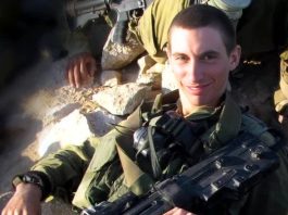 🔴Le corps suppose du lieutenant Hadar Goldin transféré à Israël : un retour attendu depuis plus de onze ans