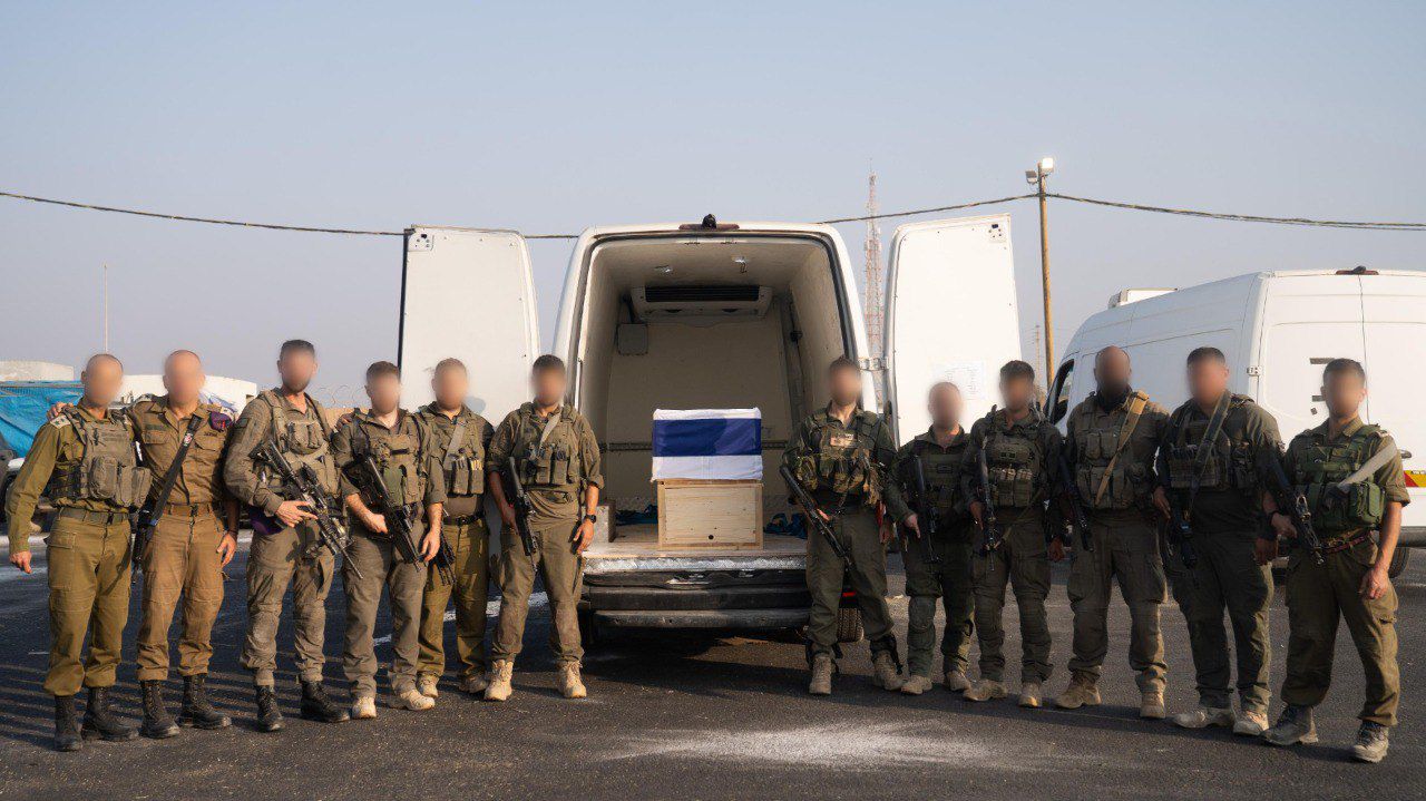 Le chef d’état-major rencontre la famille Goldin : “Tsahal restera fidèle à son engagement envers ses soldats captifs” Le chef d’état-major rencontre la famille Goldin : “Tsahal restera fidèle à son engagement envers ses soldats captifs” - Infos-Israel.News