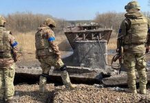 Près du front de Donetsk, un soldat juif découvre un fragment mystérieux d’une boîte de charité