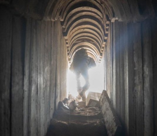 Wall Street Journal : Tsahal inonde les tunnels, des centaines de terroristes acculés