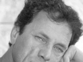 Un animateur de Galei Tsahal fait l’éloge du réalisateur anti-israélien Mohammad Bakri, la station prend ses distances