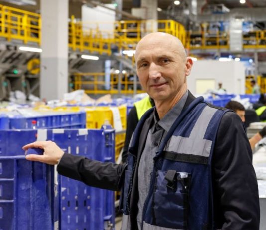 Travailler en Israël sans hébreu en 2026 : pourquoi c’est souvent plus accessible qu’en France sans réseau