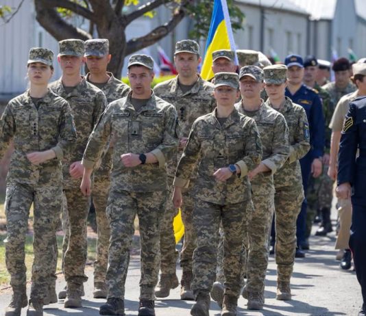 Sous la menace russe, la Grande-Bretagne a besoin de soldats et propose aux jeunes une « année d’expérimentation militaire »