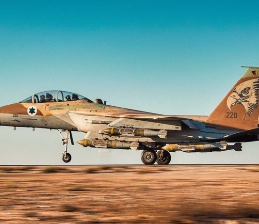 Le Pentagone confirme : 25 F-15 modernisés en route vers Israël pour 8,6 milliards de dollars