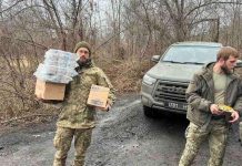 En pleine guerre, une “Sayeret Hanouka” apporte lumière et soutien aux soldats juifs sur la ligne de front en Ukraine